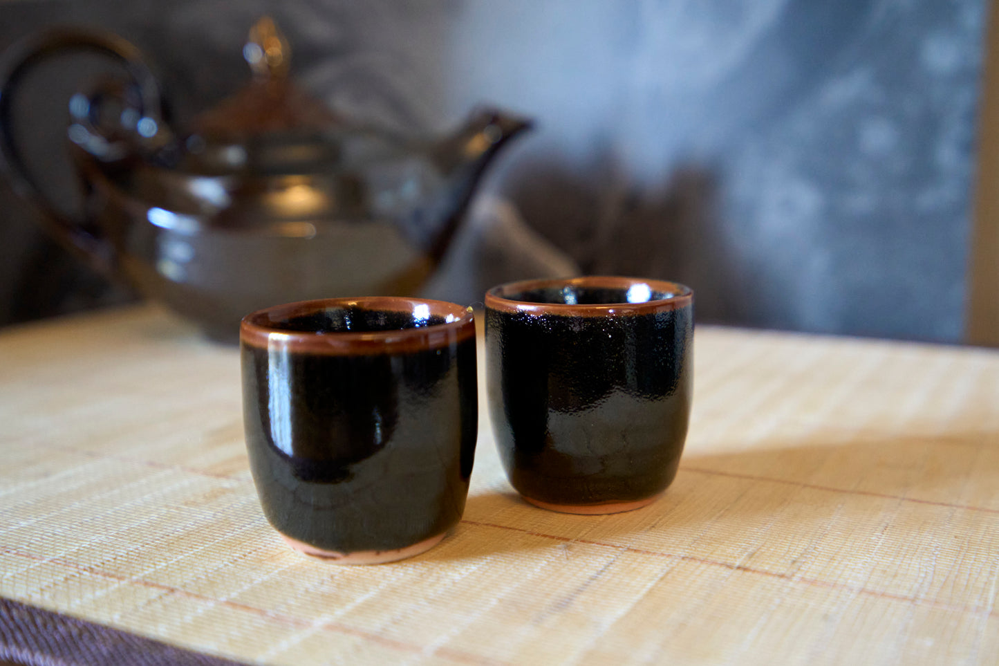 Aladdin Teapot with cups